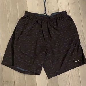 Gym shorts front pockets- size m